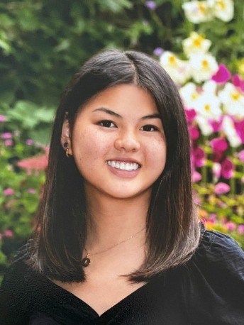 Ava Kloenne Headshot